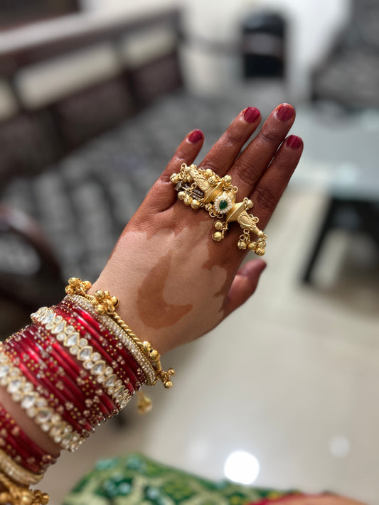 Ghunghroo ring with emerald stone