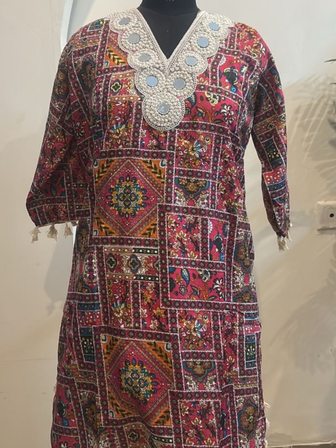 Rani pink printed kurta with white farshi salwar and pearl mirror lace neckline | Saviias Studioz
