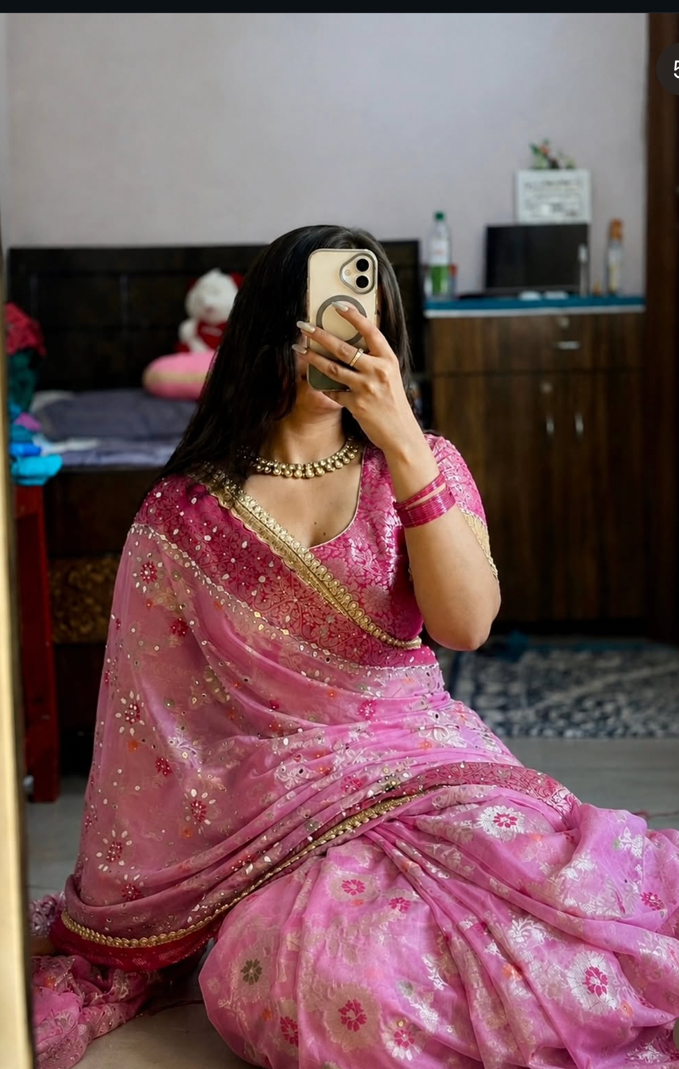 Mauve Banarasi saree styled look