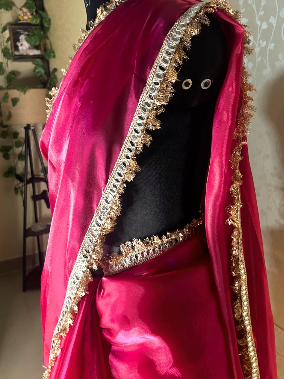Aaina Gulabi – The Saree of Shimmering Reflections ✨