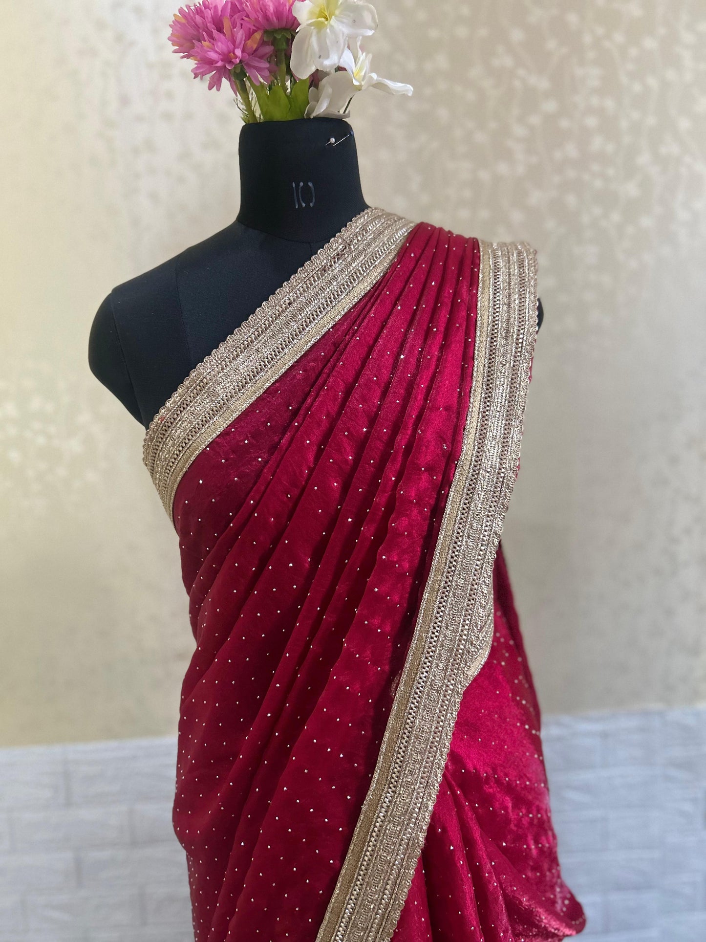 Gulabi Taaron ki chhao wali Saree