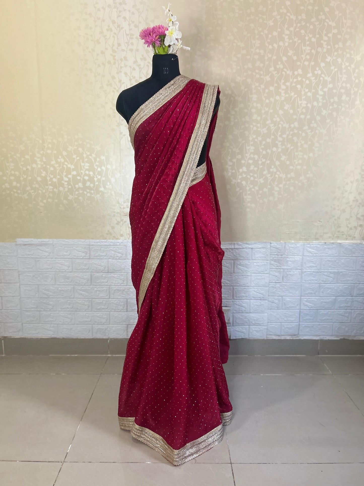 Gulabi Taaron ki chhao wali Saree