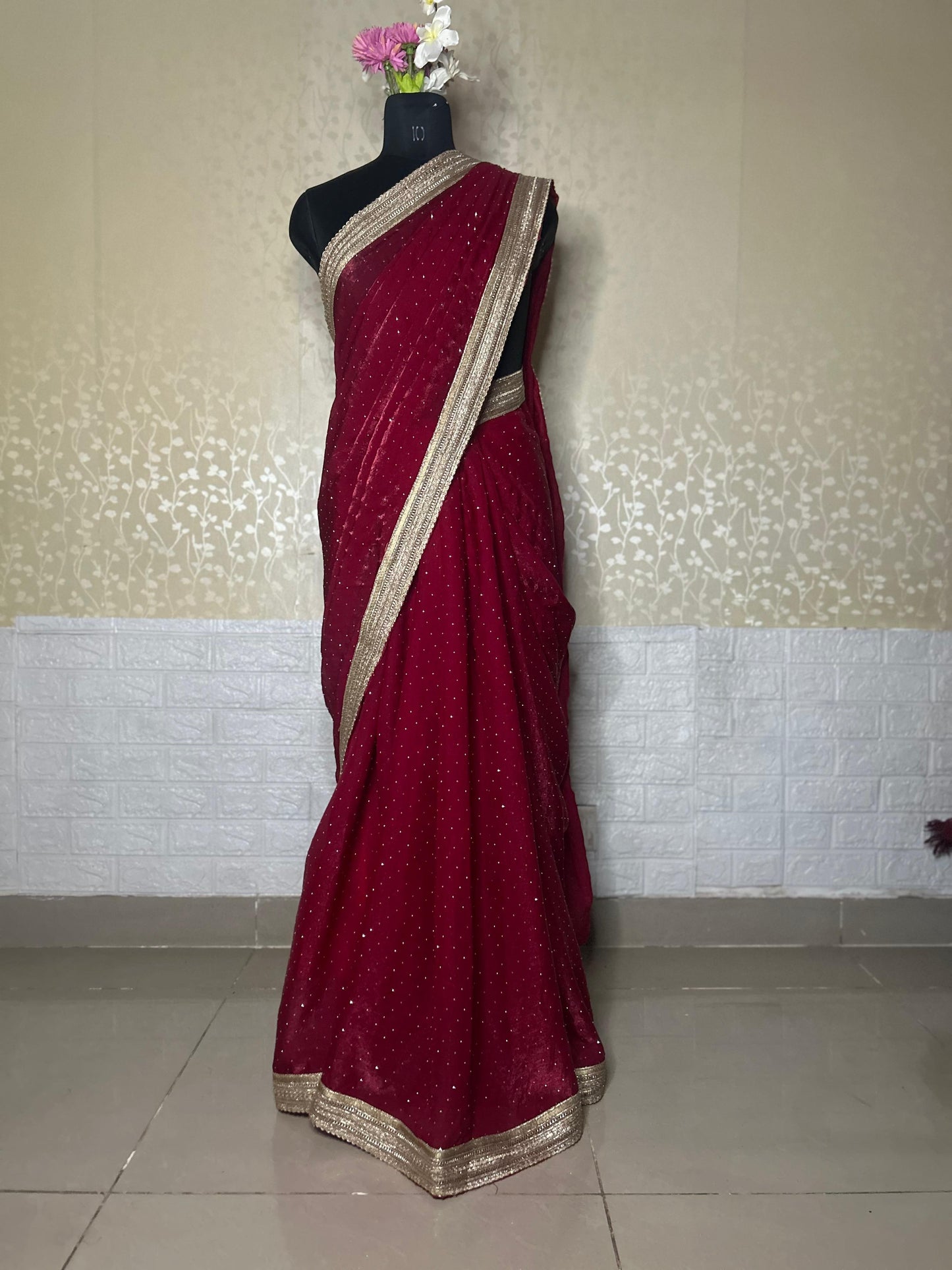 Gulabi Taaron ki chhao wali Saree