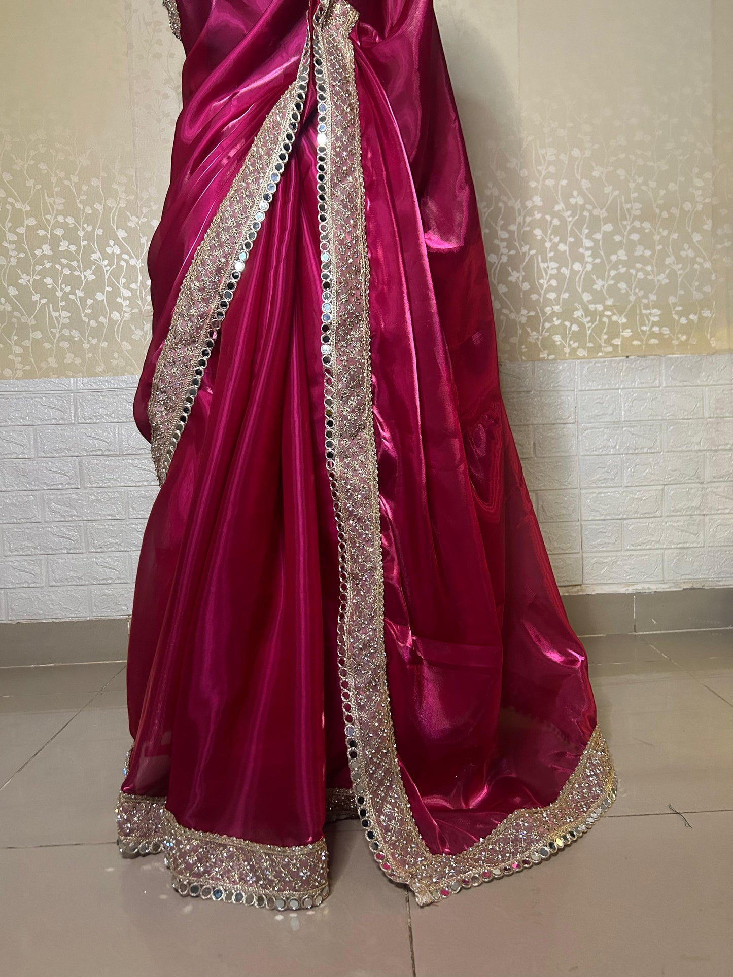 Gulabi Noor Saree